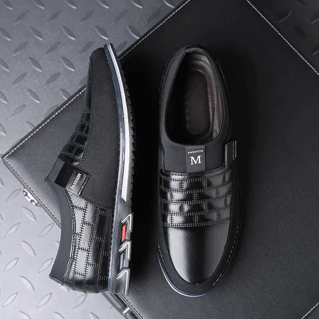 A New Genuine  Men Casual Shoes