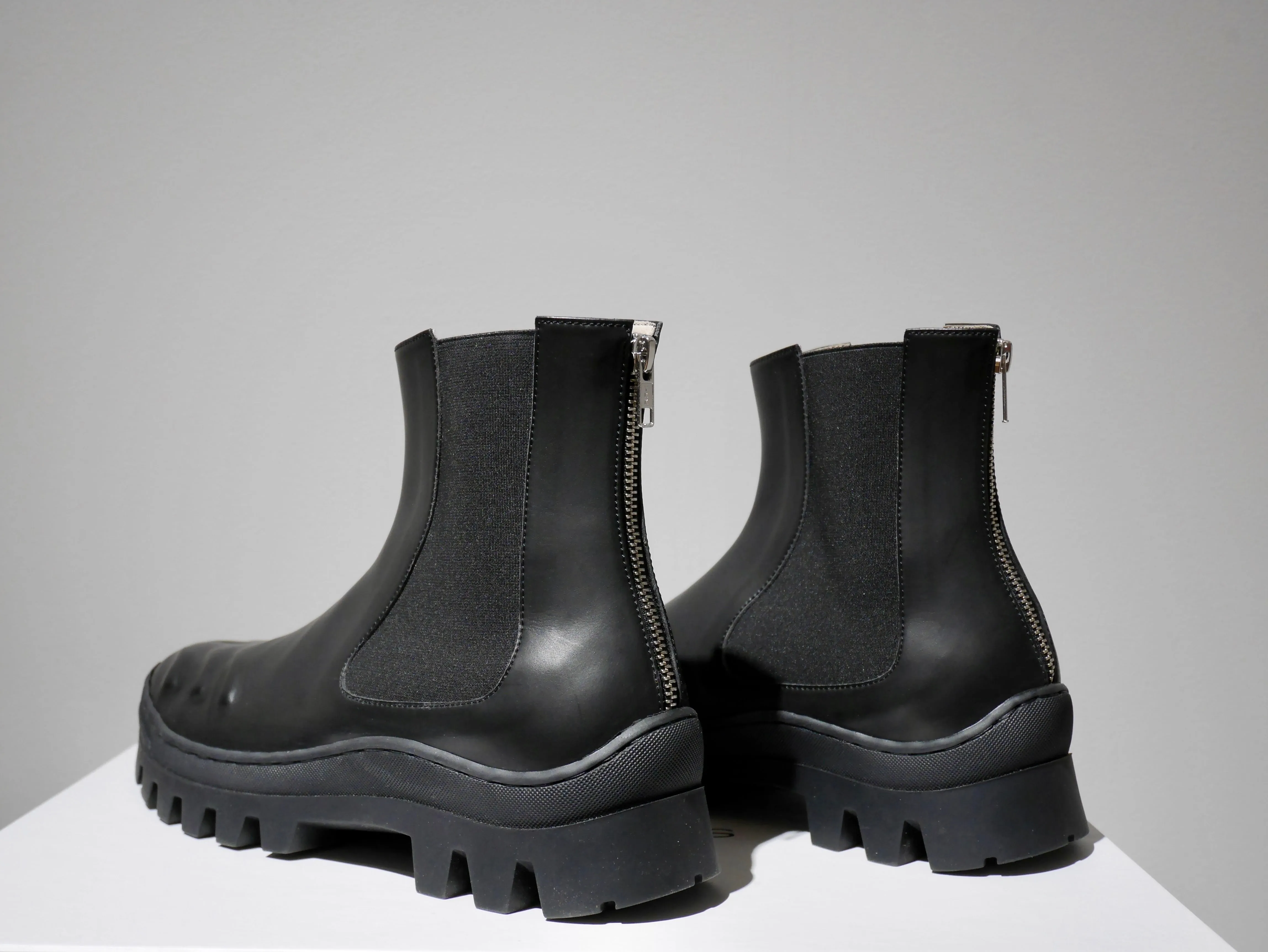 Alien Chelsea Boots