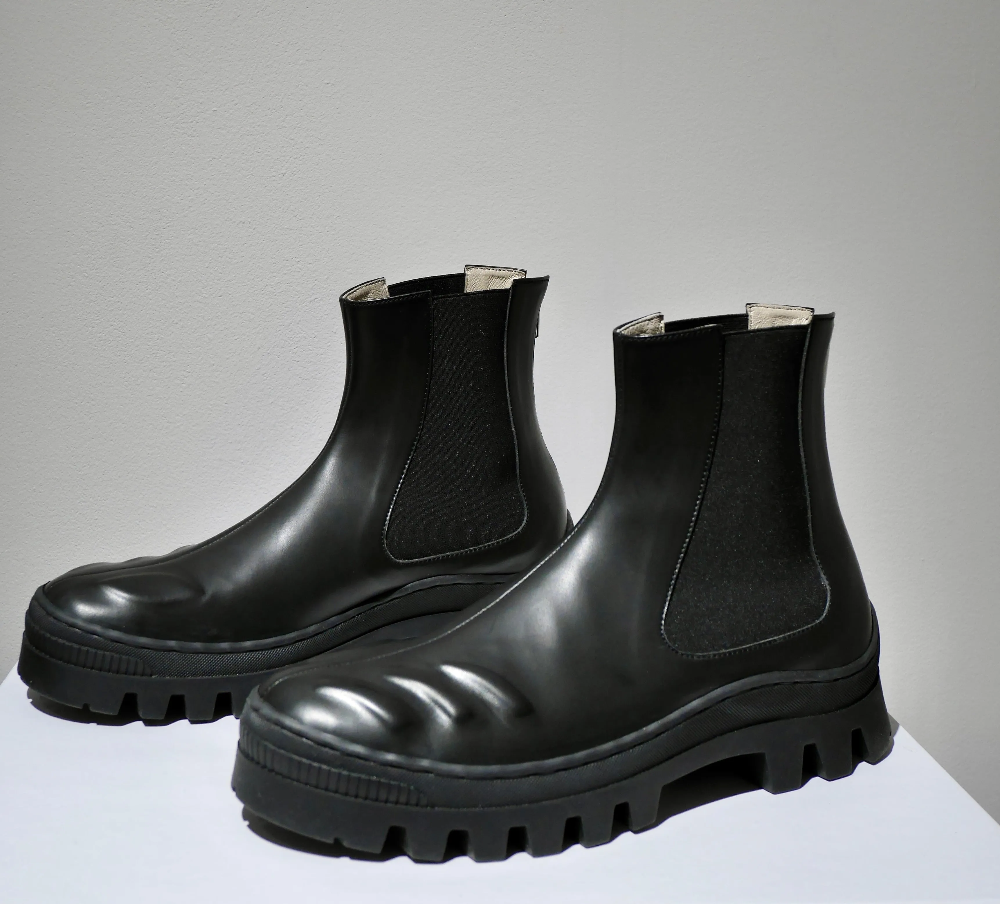Alien Chelsea Boots