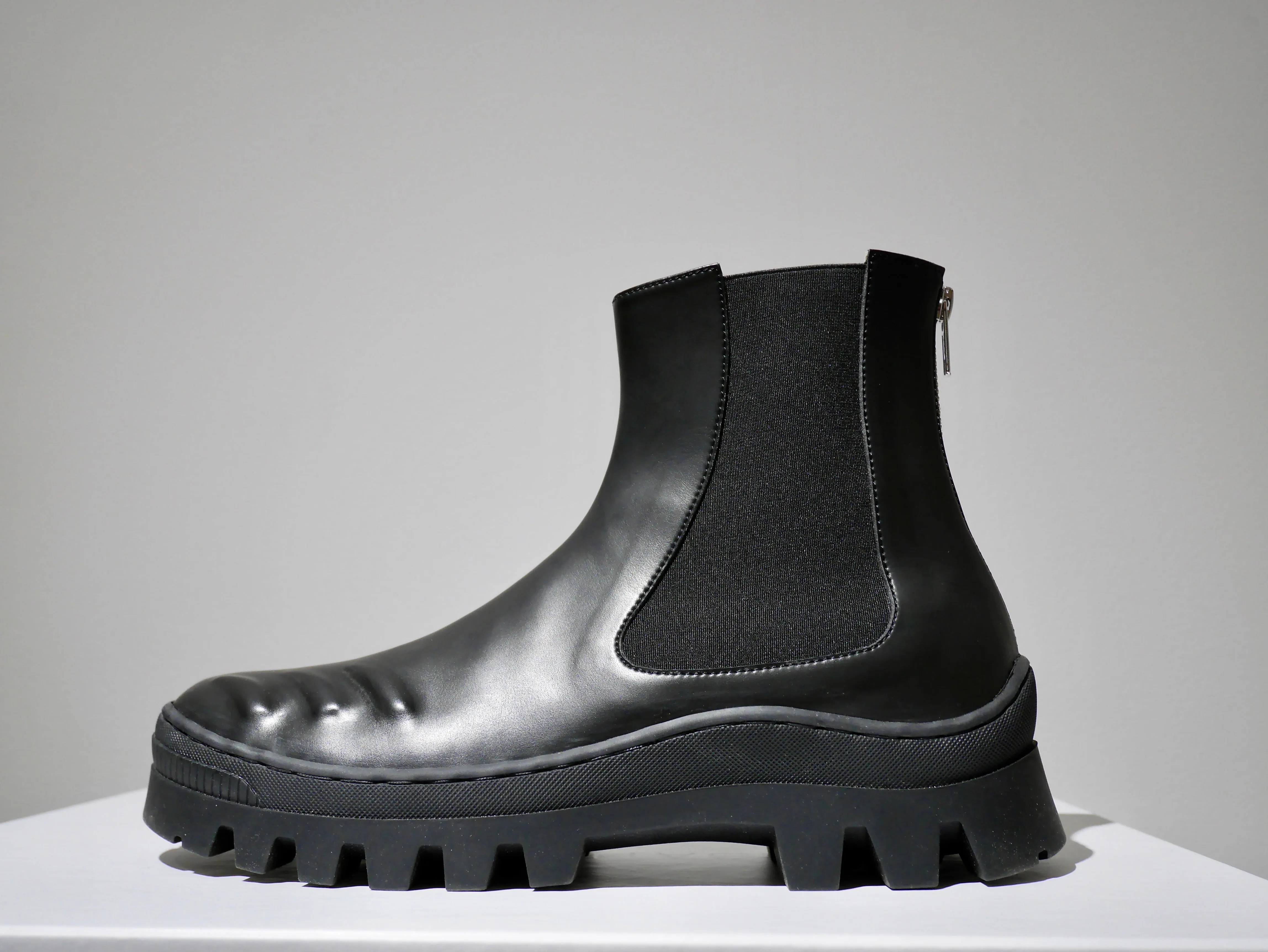 Alien Chelsea Boots