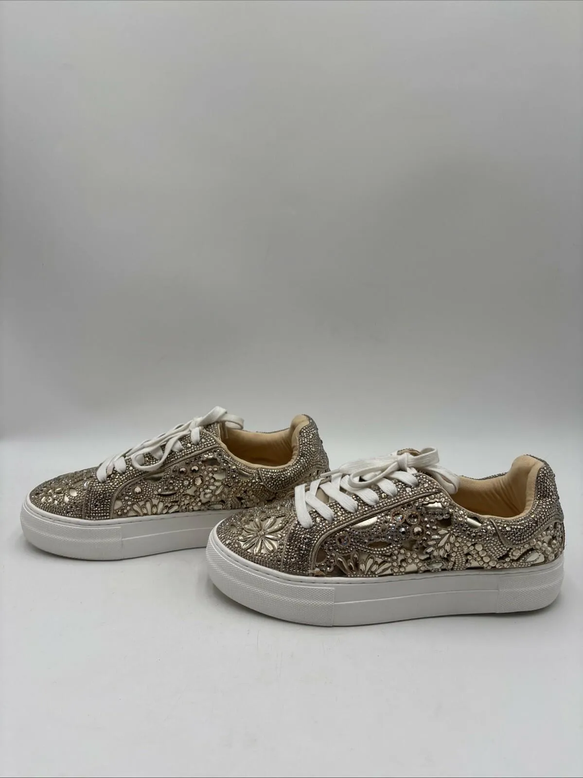 Betsey Johnson Women's Reily Sneakers Gold Size 8M