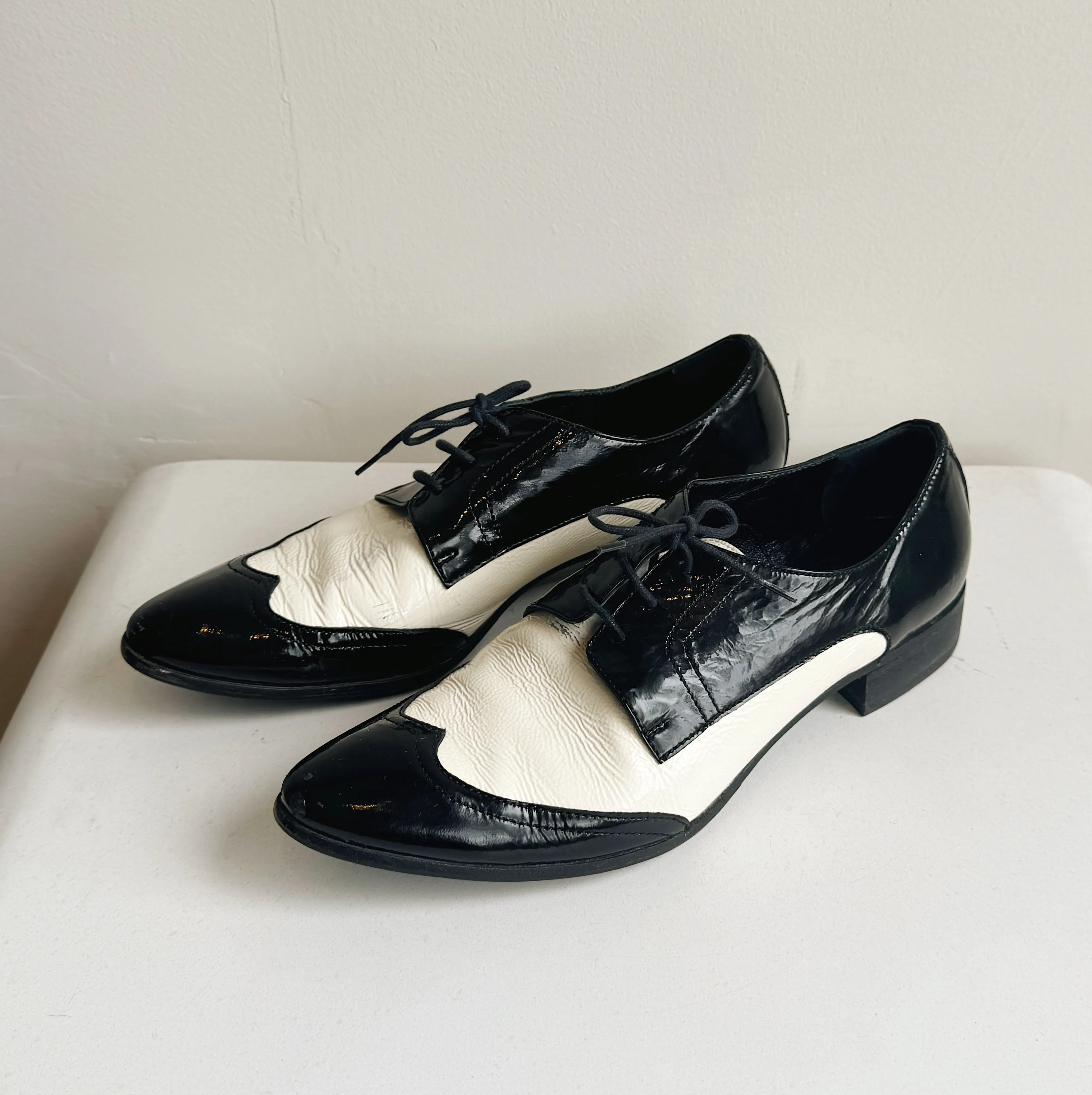 Cream   Black Patent Leather Oxford Loafers | Size 8