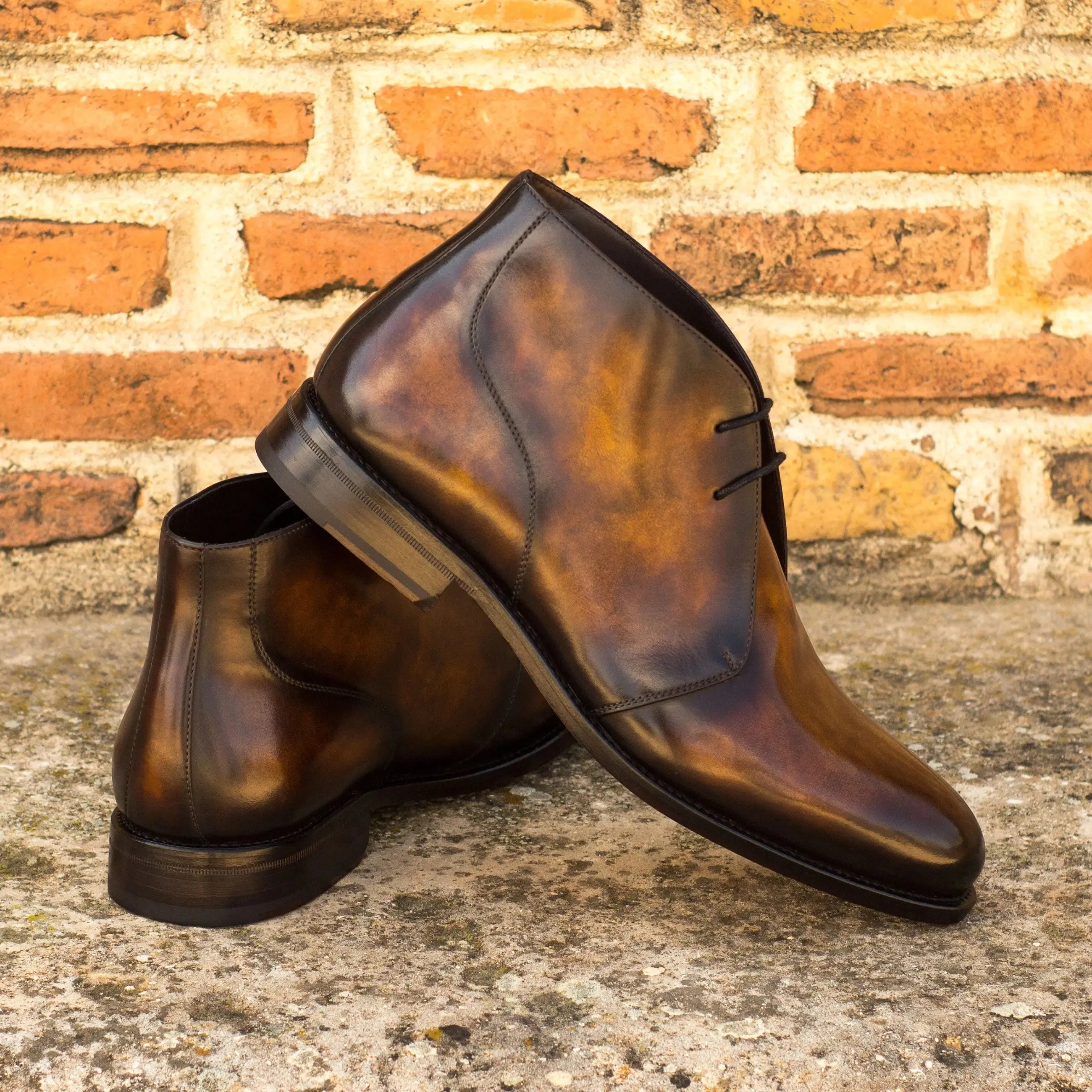 DapperFam Vivace in Tobacco Men's Hand-Painted Patina Chukka