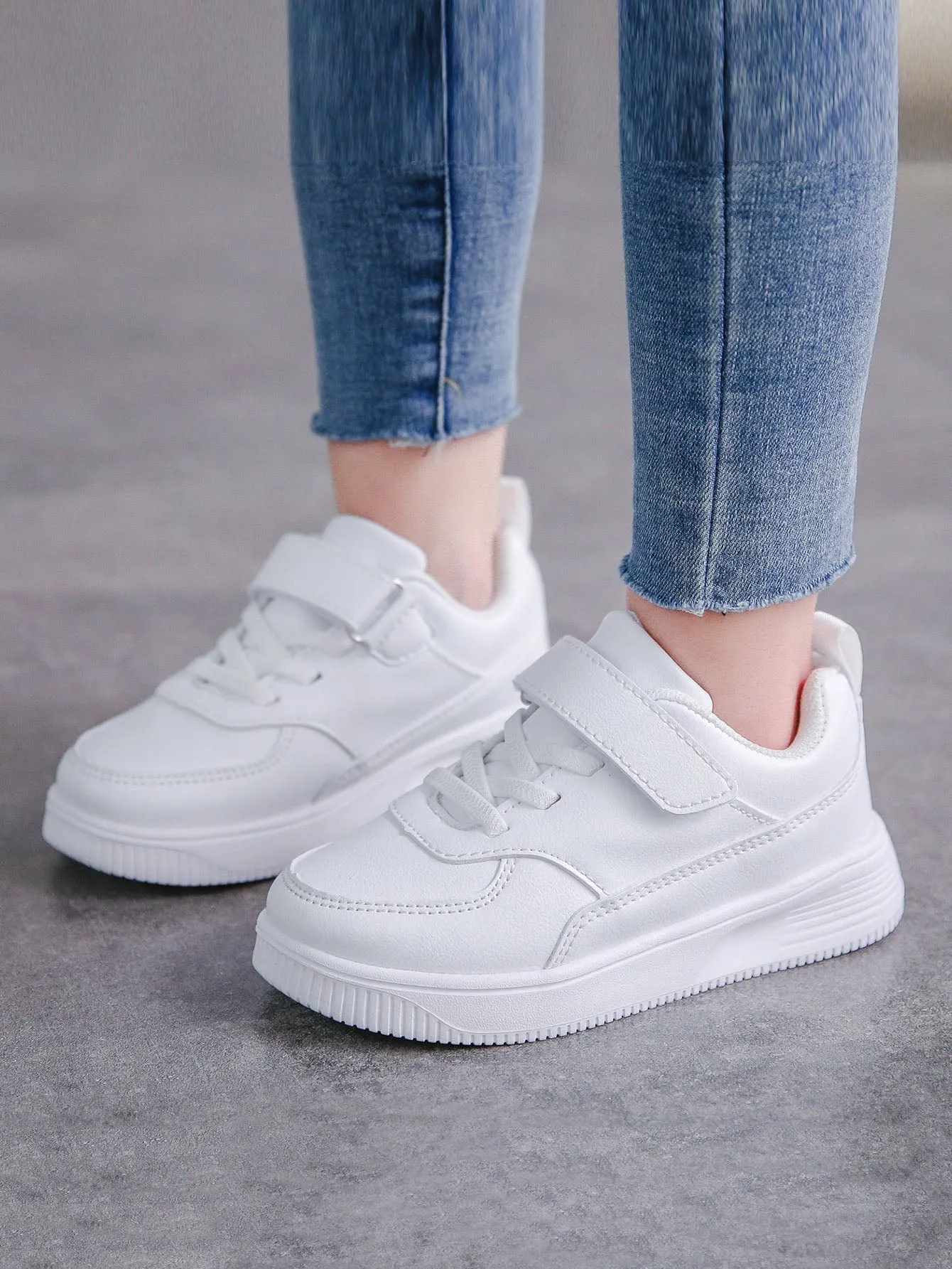Kids Minimalist Hook-and-loop Fastener Strap Skate Shoes- FD