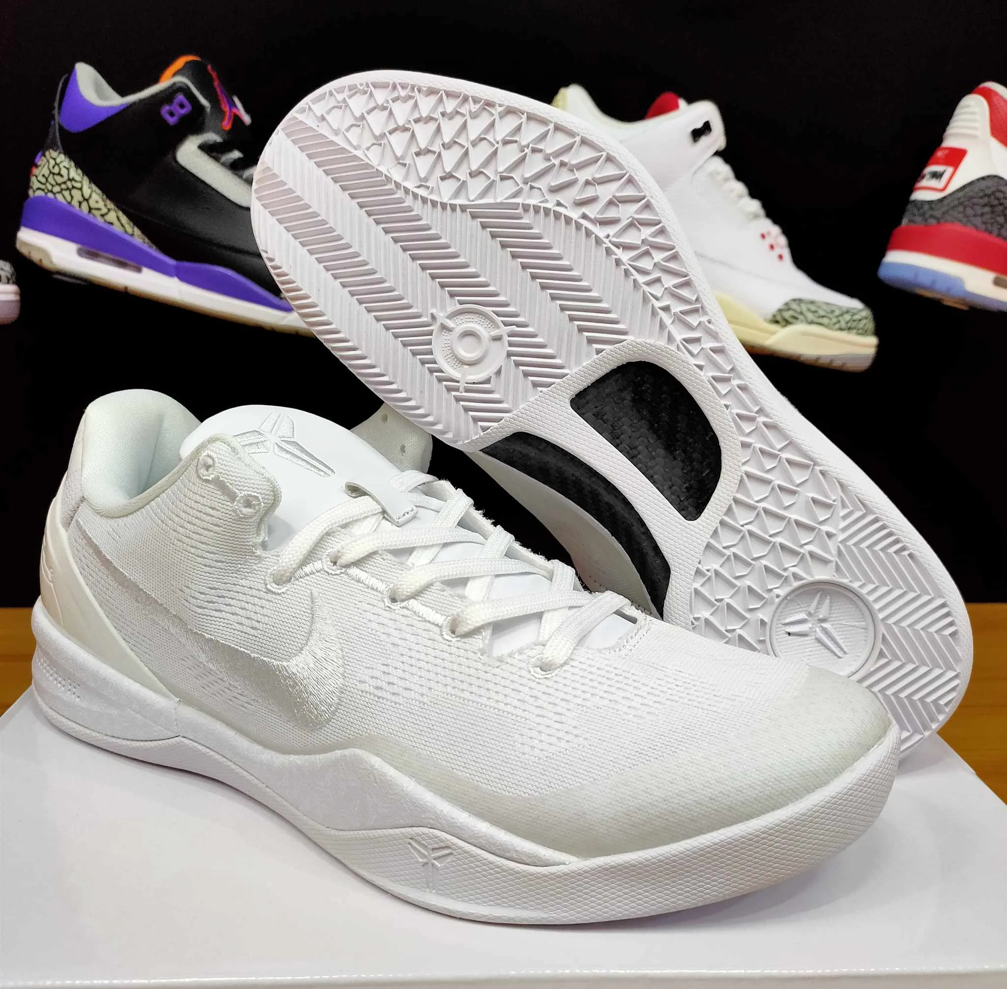 Kobe8 "Triple White"