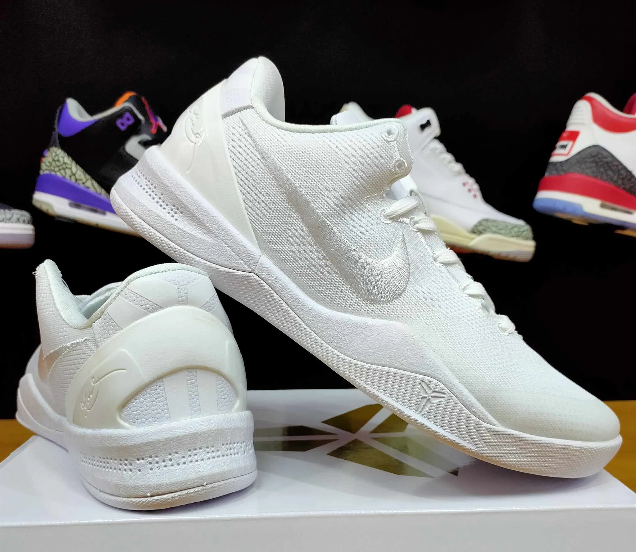 Kobe8 "Triple White"