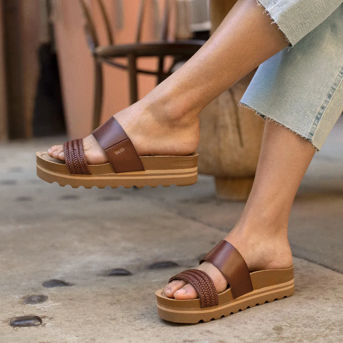 LADIES REEF CUSHION VISTA HI - CHOCOLATE
