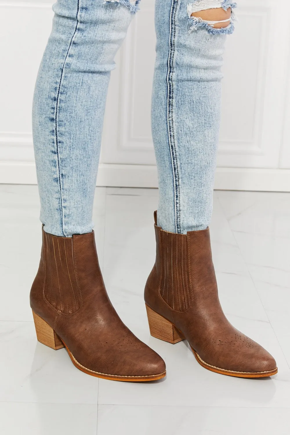 Love the Journey Stacked Heel Chelsea Boot in Chestnut ONLINE EXCLUSIVE