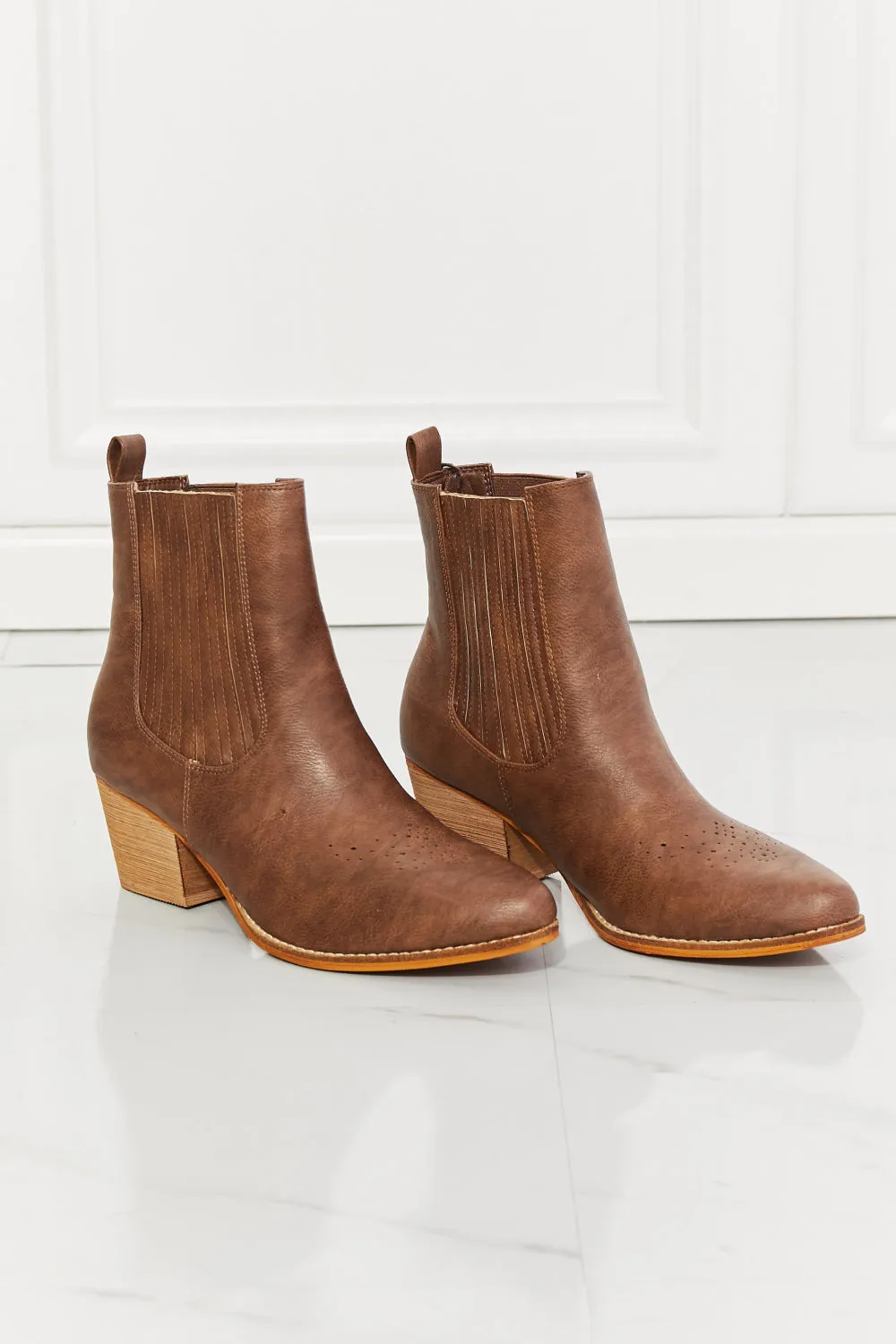 Love the Journey Stacked Heel Chelsea Boot in Chestnut ONLINE EXCLUSIVE