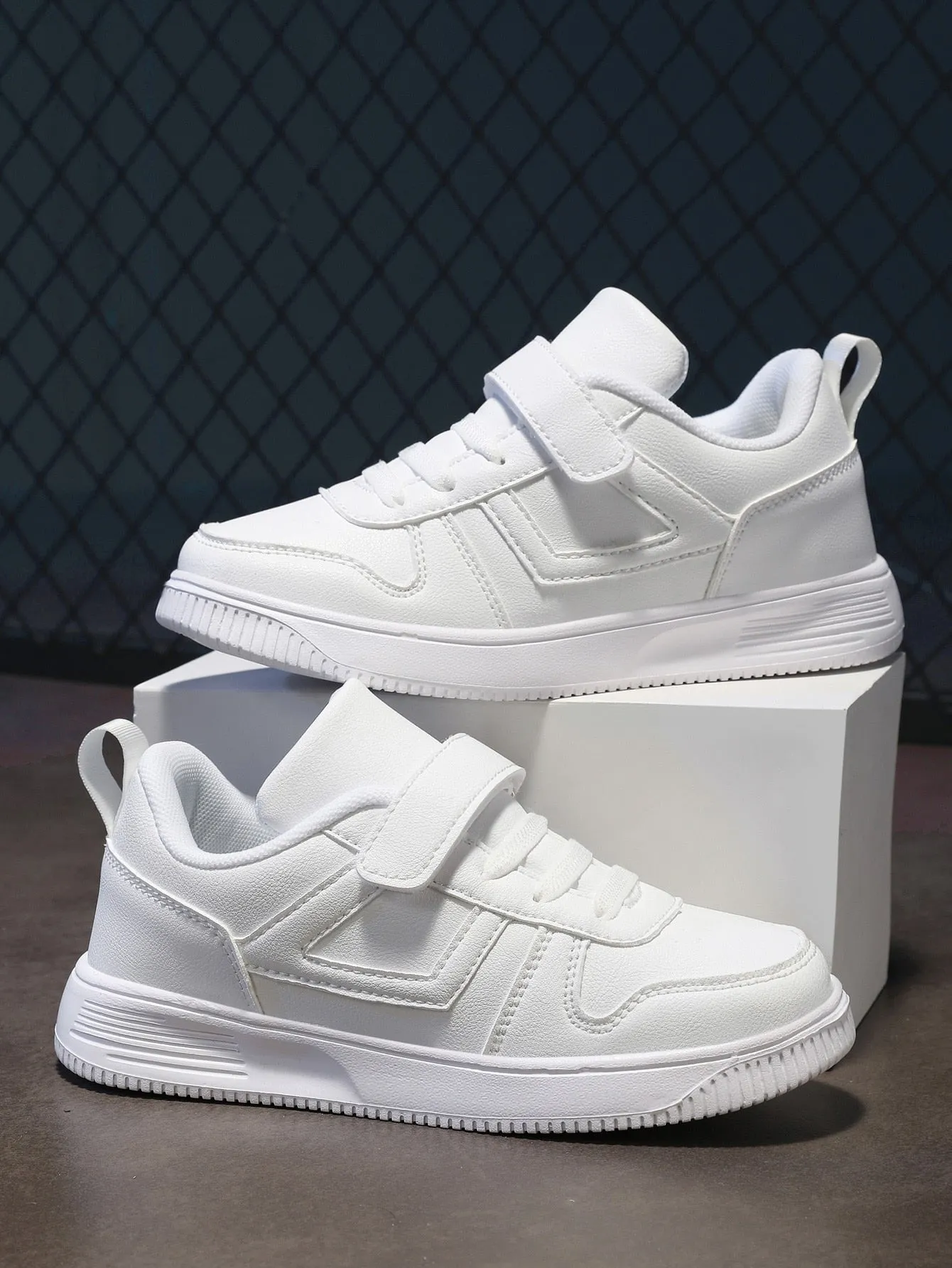 Minimalist Hook-and-loop Fastener Strap Skate Shoes - FD ⚡