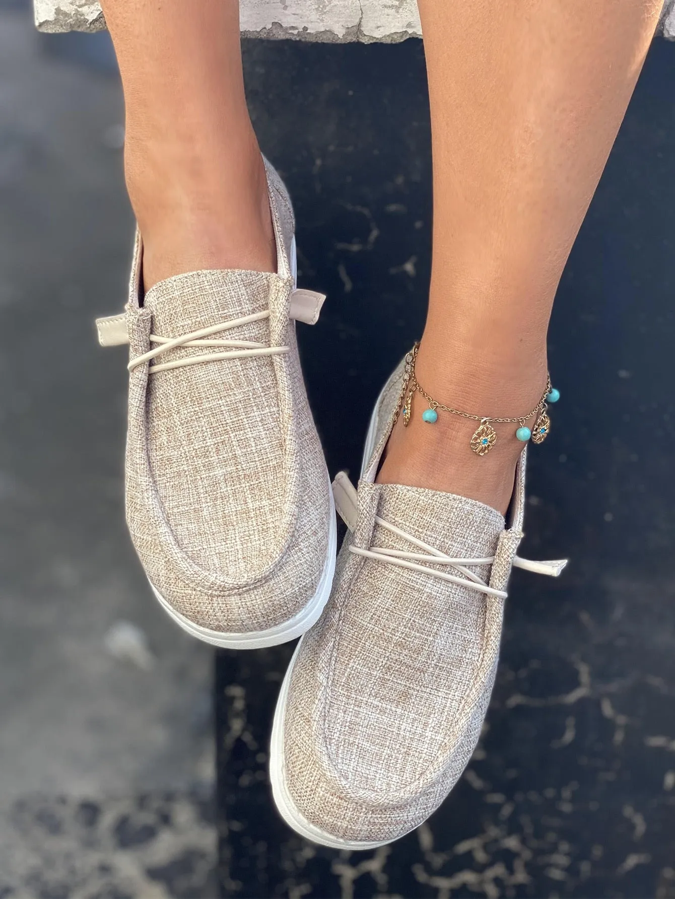 Minimalist Lace-up Front Sneakers - Apricot