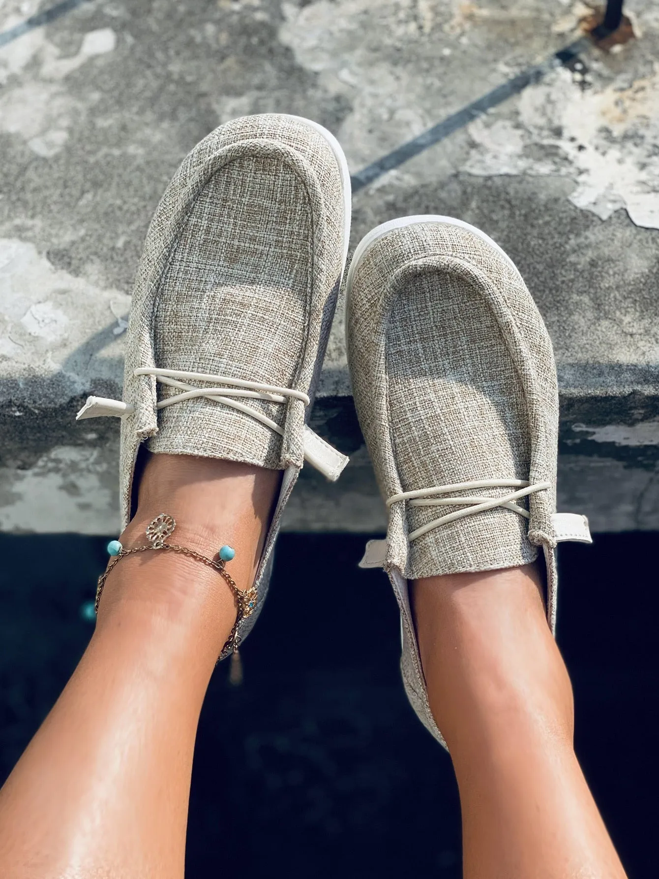 Minimalist Lace-up Front Sneakers - Apricot