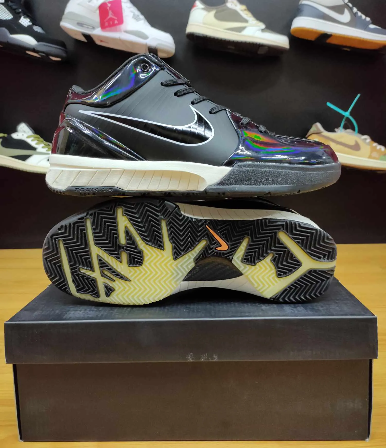 NikeUndefeated x Kobe4"Black Mamba"