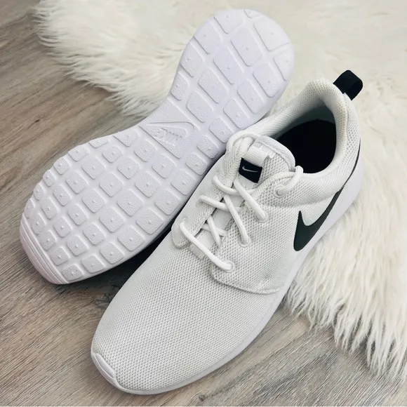 NWT Nike Roshe One Women’s Shoes