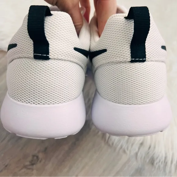 NWT Nike Roshe One Women’s Shoes