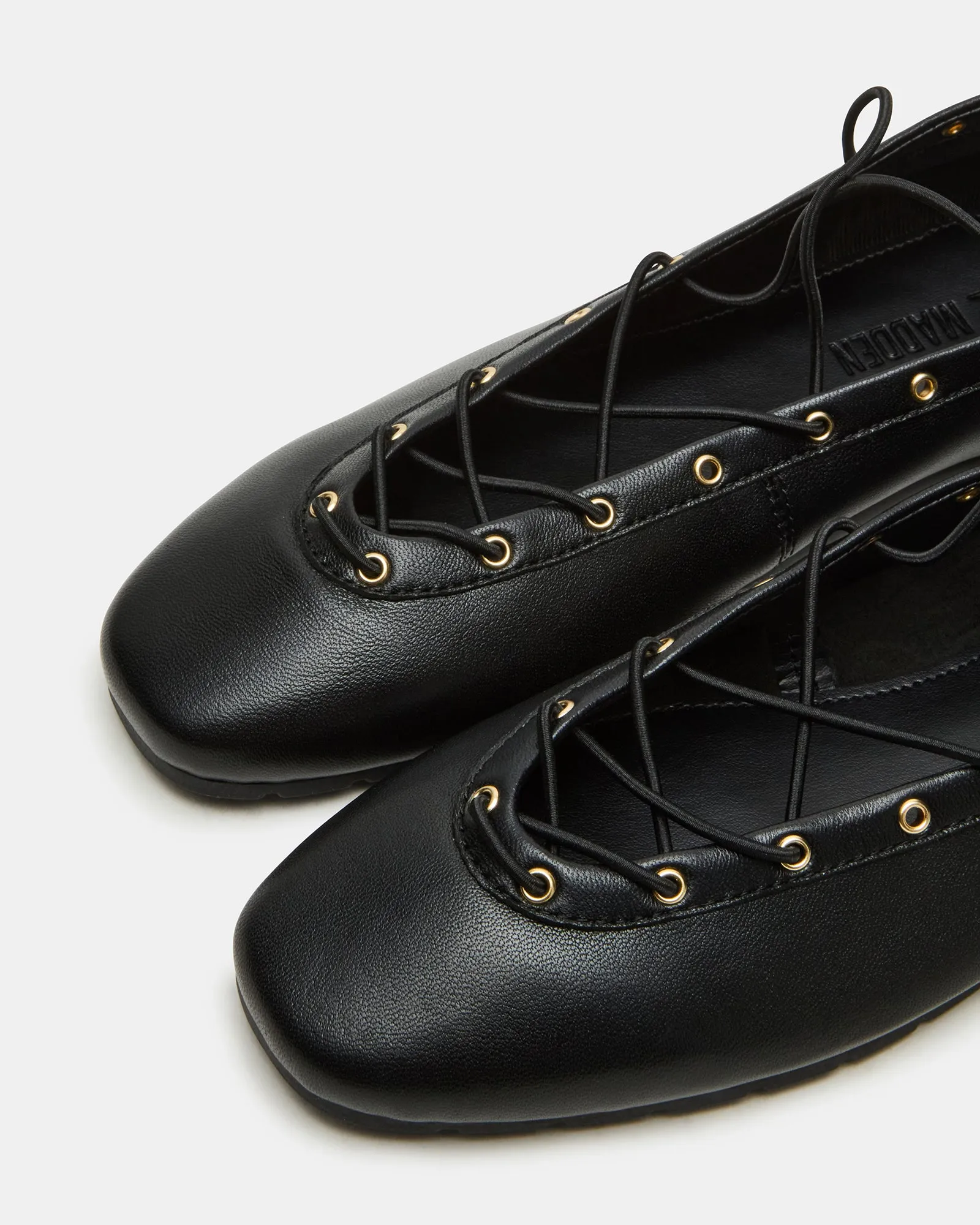 POINTE BLACK LEATHER