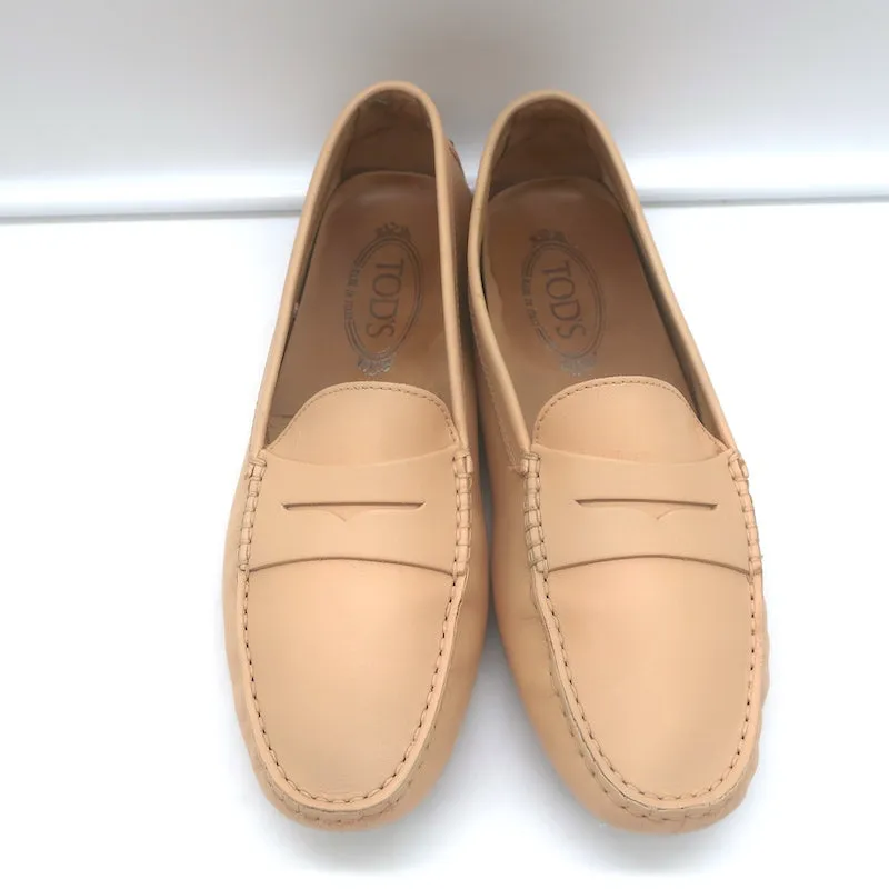 Tod's City Gommino Driving Shoes Nude Leather Size 39 Flat Penny Loafers