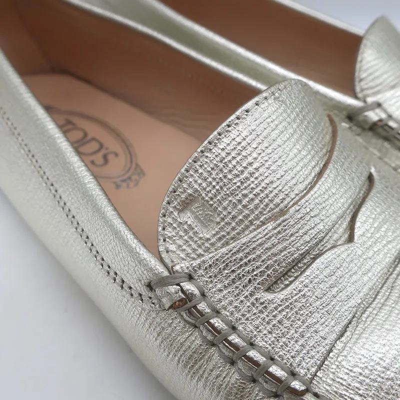 Tod's Gommino Penny Loafers Silver Metallic Leather Size 38.5 Flat Driving Shoes
