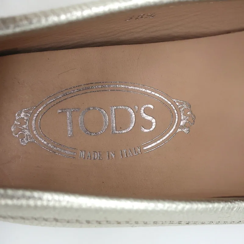 Tod's Gommino Penny Loafers Silver Metallic Leather Size 38.5 Flat Driving Shoes