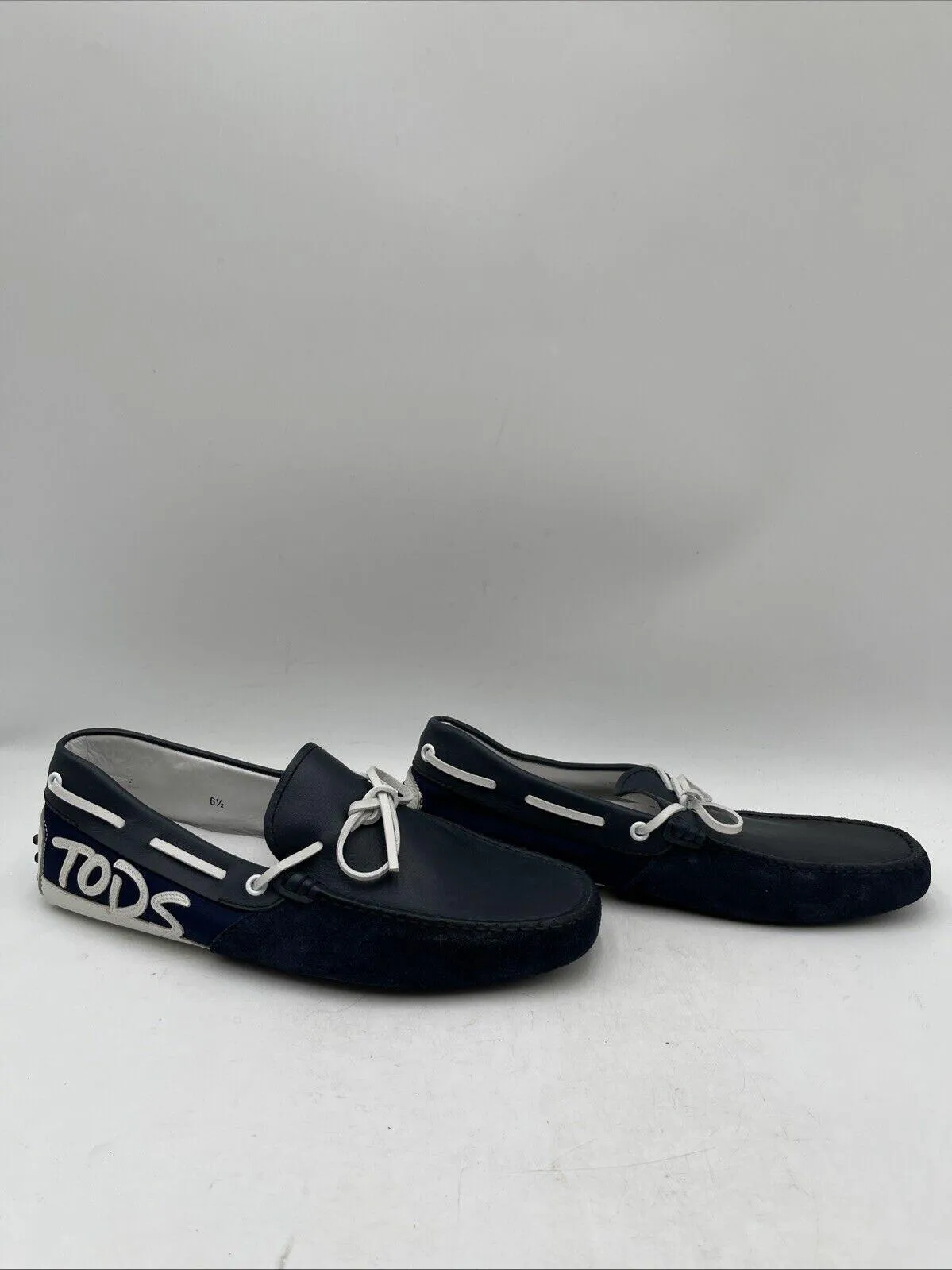 TOD’S Navy/White Leather Round Toe Slip On Driving Loafers, Mens Size 6.5 - Very Good
