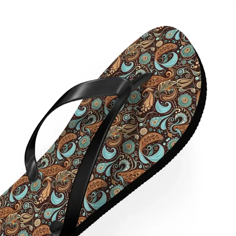 Trendy Paisley Unisex Flip Flops for Summer Vibes
