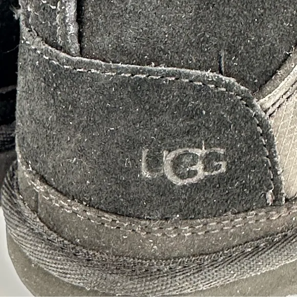 Ugg Nuemel Snapback Chukka Plush Boots Black #1130757T Toddler Boys Size 10 NWOT