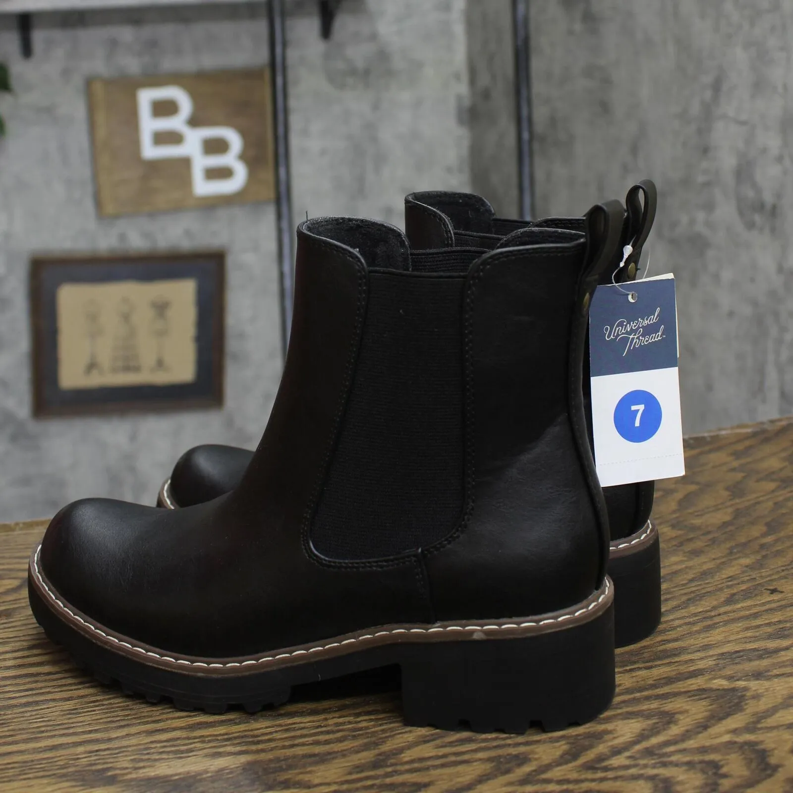 Universal Thread Womens Celina Chelsea Boots with Memory Foam Insole Black 7M
