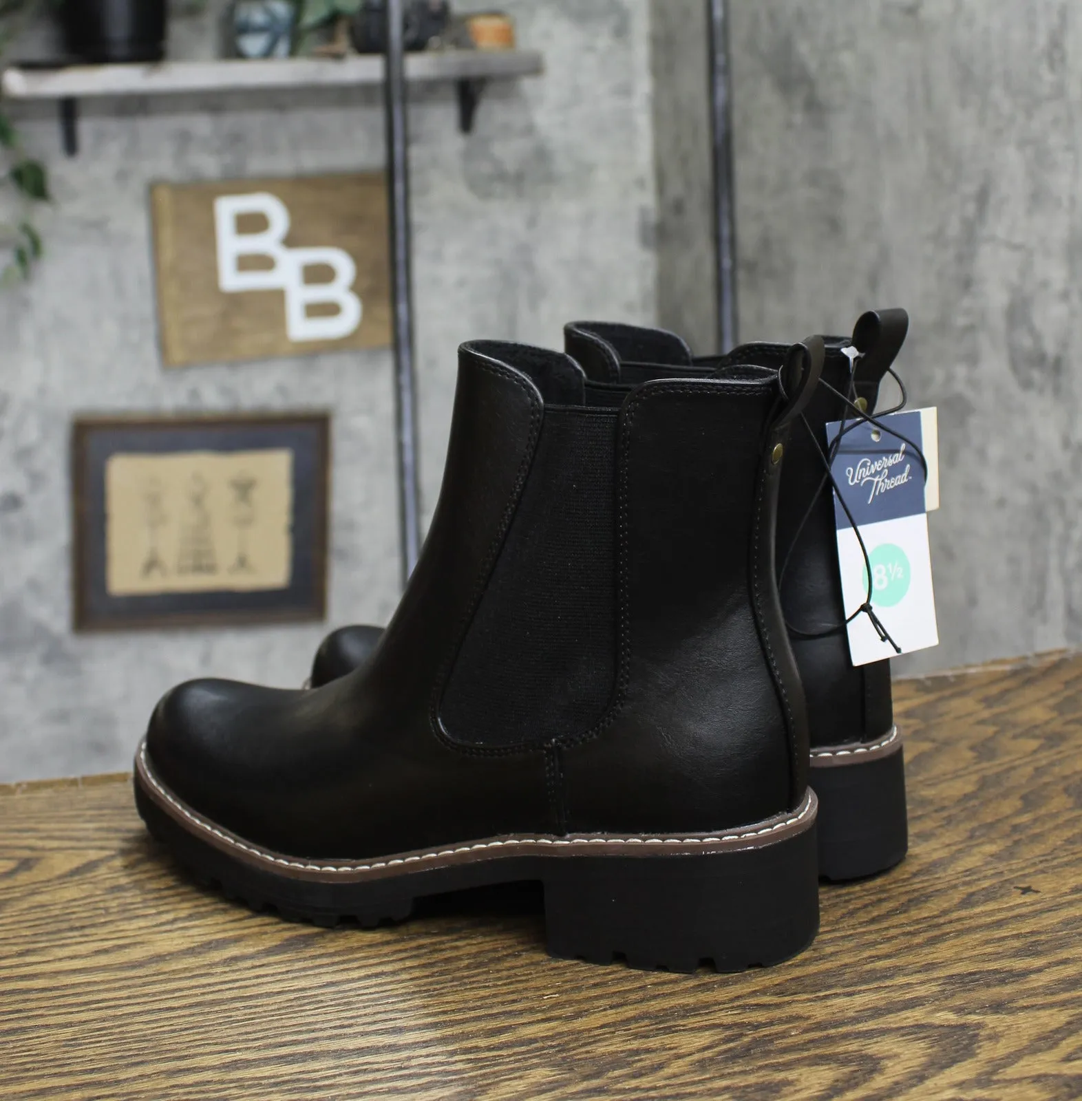 Universal Thread Womens Celina Chelsea Boots with Memory Foam Insole Black 8.5M