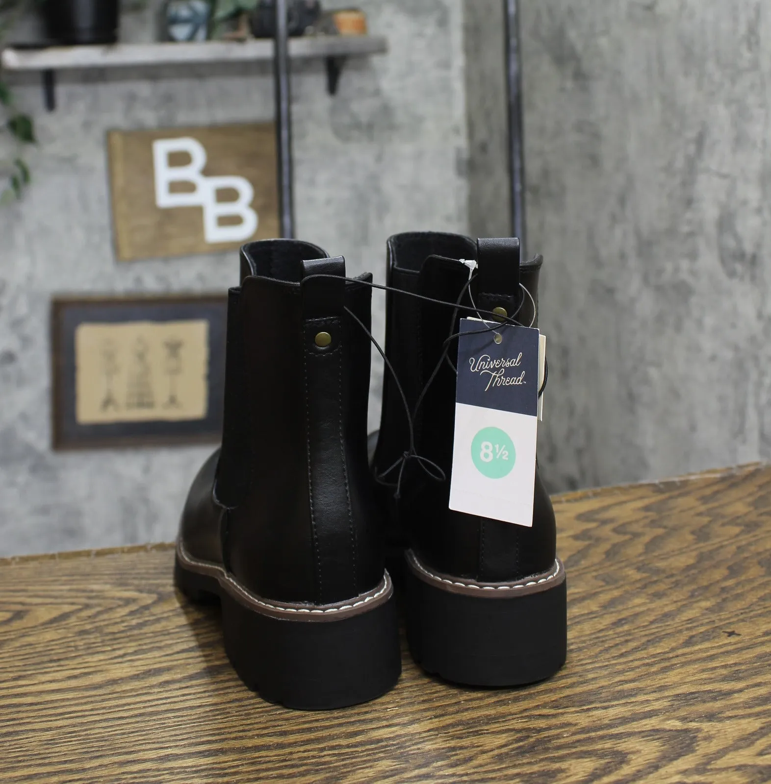 Universal Thread Womens Celina Chelsea Boots with Memory Foam Insole Black 8.5M