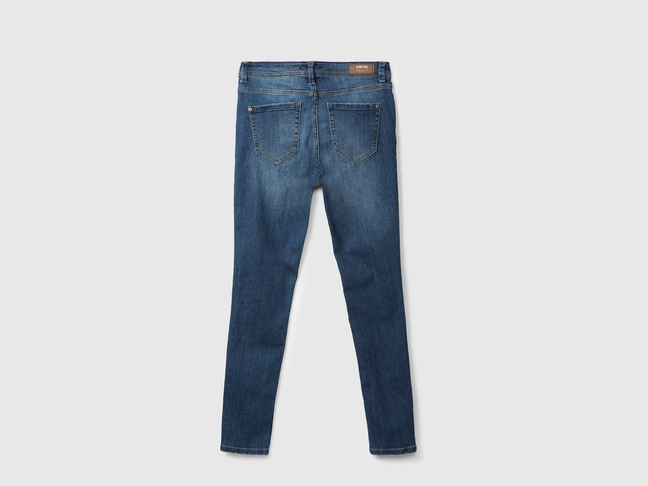 Women Solid Skinny Fit Jeans