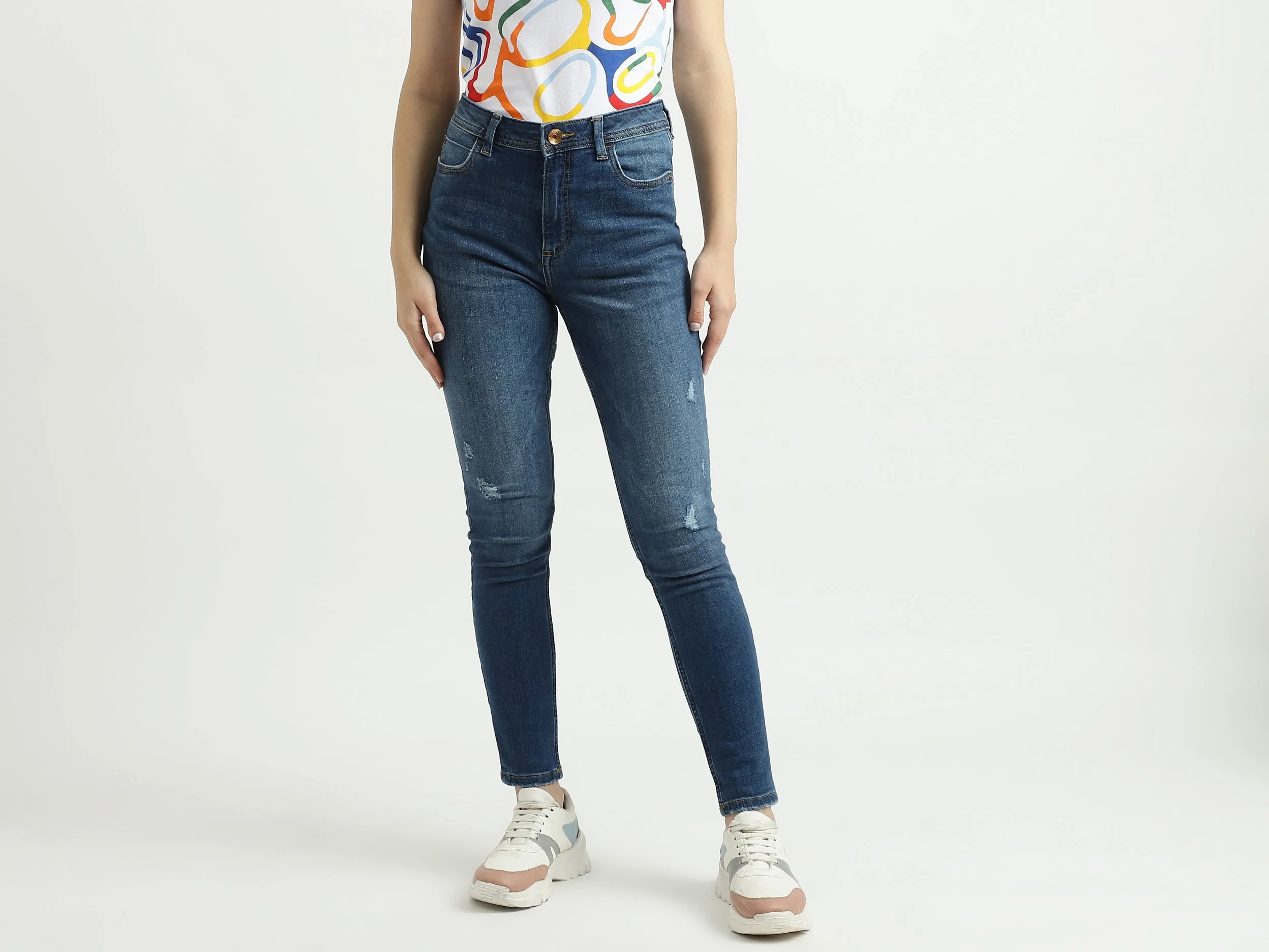 Women Solid Skinny Fit Jeans